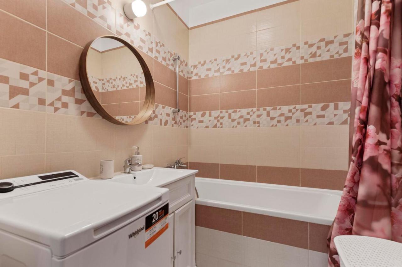 Apartment 20 Minutes From City Center W Netflix, Coffee Or Tea & Parking Bratislava Exterior foto